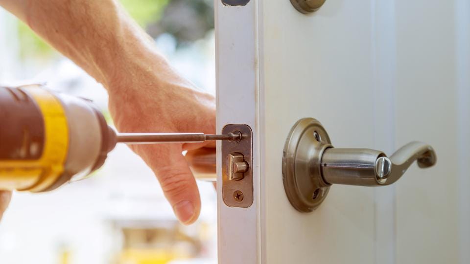 The Importance of Hiring a Professional Commercial Locksmith Company for Your Business